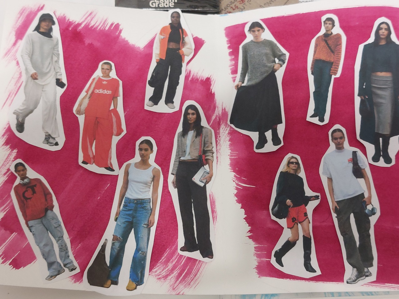 Fase 2 della creazione dello zine: test di diverse tonalità di colore per lo sfondo